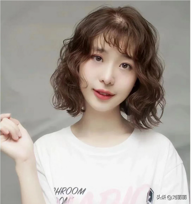 瘦脸发型大集合，瘦脸发型大集合怎么弄（3种美到上瘾女发）