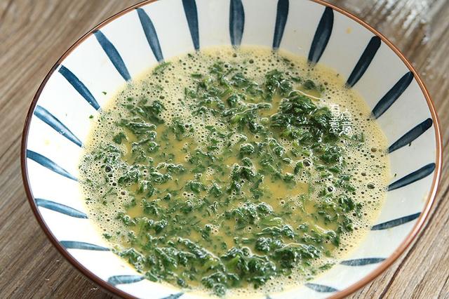 艾叶炒鸡蛋的正确做法，艾叶炒鸡蛋的家常做法（路边遇到艾草记得多摘点）