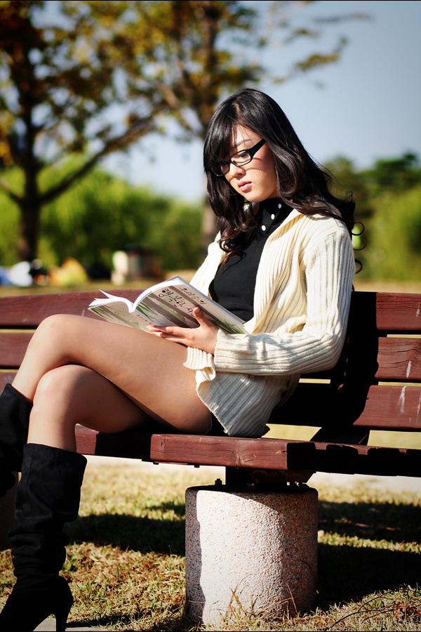 韩国车模黄美姬，这张壁纸的女人是谁（韩国美女顶级车模黄美姬）