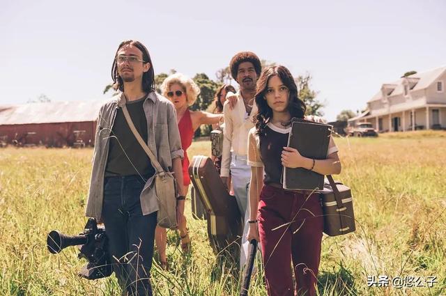 女演员高斯婚纱照图片，明星高定婚纱照（好莱坞90后非主流美女——米娅·高斯）