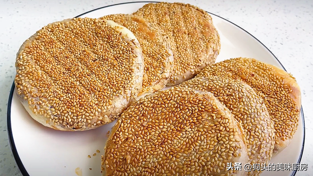 香酥芝麻烧饼的做法和配方，正宗油酥烧饼的做法和配方（分享自制麻酱烧饼）