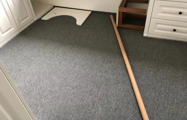 家用地毯的种类家用地毯用什么材料好，地毯用什么材料比较好（家用满铺地毯应该怎么选）
