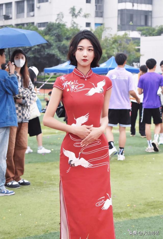 学院风裙子这么搭配秒变校园女神，学院风格裙子（还记得你的初恋吗）