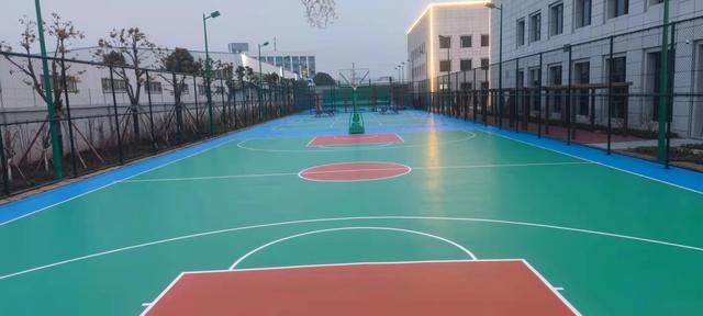pu材质是什么意思，pu是什么材质（为什么现在的球场都是硅PU材料）