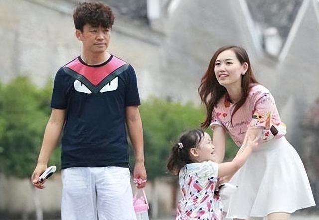 卫生队的故事电视剧剧情，电视剧卫生队的故事演员表（今8位老成员相比）