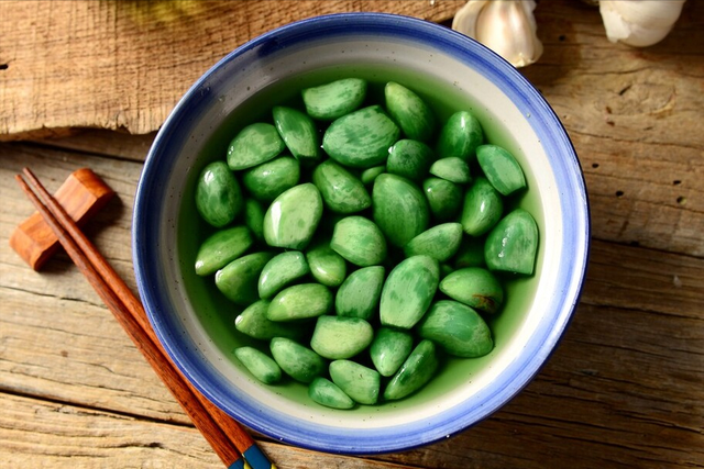 腊八蒜的腌制方法，教你怎样腌制腊八蒜（不要直接倒醋）