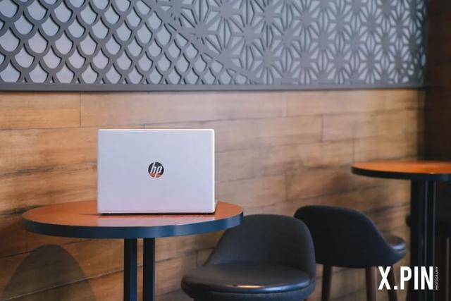 hp笔记本开机闪屏，电脑开机一直闪屏怎么办（可能会改变你对轻薄本的偏见）