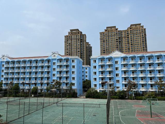 武昌理工学院宿舍，武昌理工学院好不好（宿舍楼、实验室、教室升级改造了）