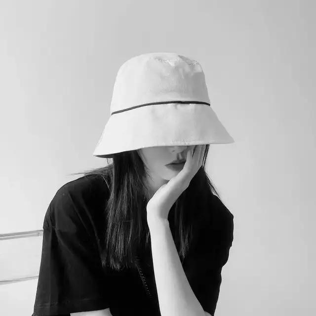 黑色系女生头像，黑色系女头（黑色系丨酷酷の微信头像）