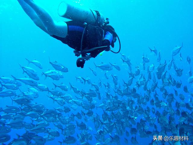 南沙群岛最大的自然岛屿是什么岛，南沙群岛最大的自然岛面积为0.43平方公里,其名字（中国只用一年将其扩大为36倍）