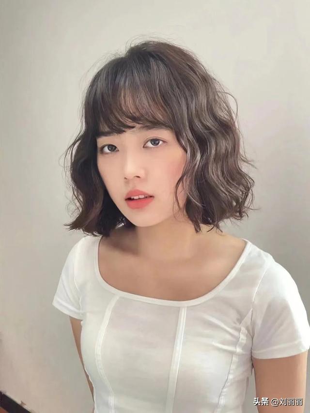 今年流行的发型女，今年流行的发型女30岁（最美15款送给大家）