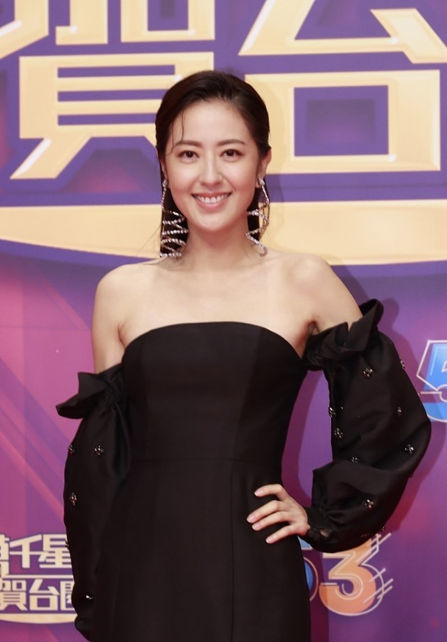 唐咏诗，马国明和唐诗咏为什么会以“兄妹”（唐诗咏都40岁了气质还这么好）