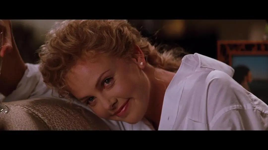 查理兹·塞隆早期的三部大尺度电影推荐,一睹女神年轻时风采