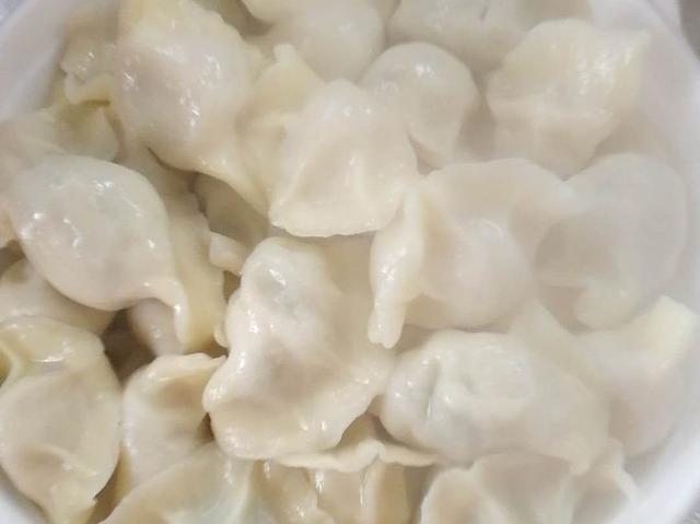 水饺是冷水下锅还是热水下锅，饺子是冷水下锅还是热水（是冷水下锅还是开水下锅）