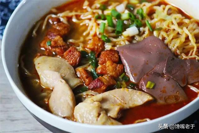 脆哨（脆哨怎么吃），到底哪里的猪油渣最好吃（问一下脆哨怎么做）