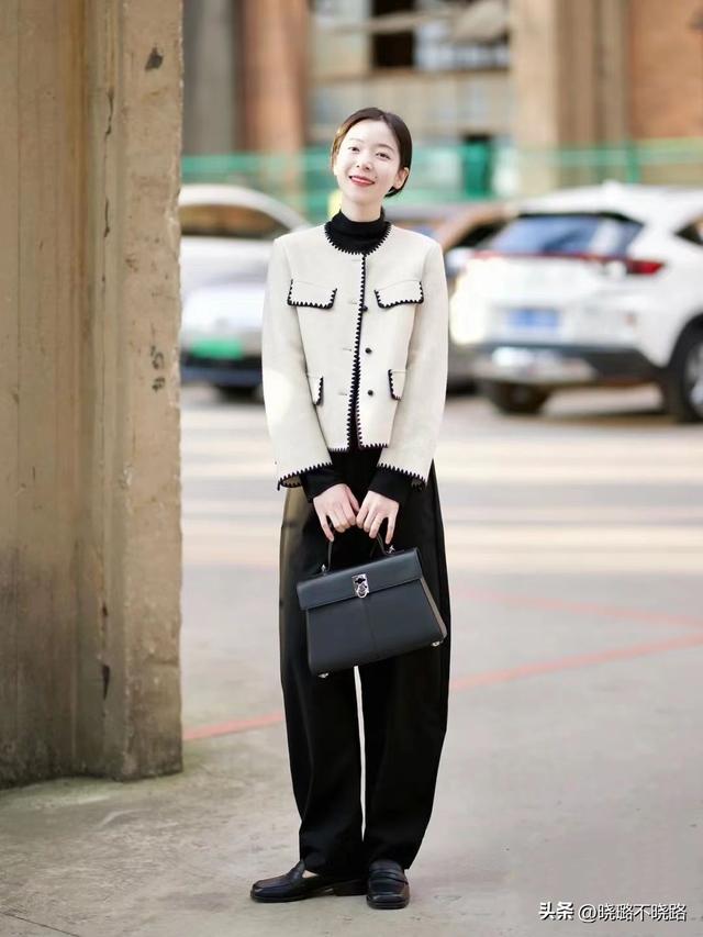 宽松直筒裤搭配什么上衣，宽松直筒裤搭配什么上衣好看（“小香风+直筒裤”）