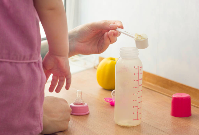 母乳的温度是多少度，母乳的温度一般是多少度（冲奶粉水温到底是45度还是70度）