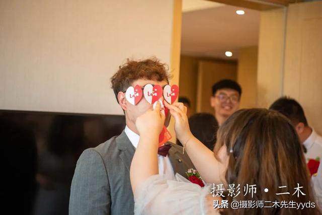 大雾四起 我在无人处爱你 云雾散尽 我爱你人尽皆知，大霆（随着秋天大雾的散尽）