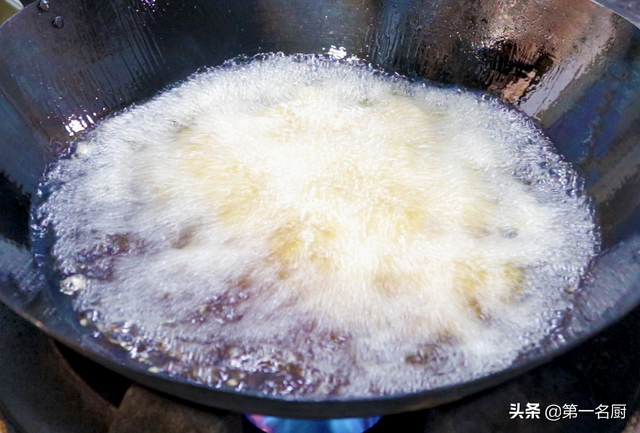 炖排骨汤的做法，清炖排骨汤的做法（放料越多越难吃）