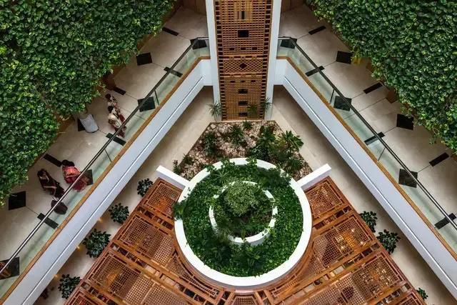 迪拜帆船酒店简介，迪拜帆船酒店介绍（80张高清图带你走进迪拜七星级帆船酒店）