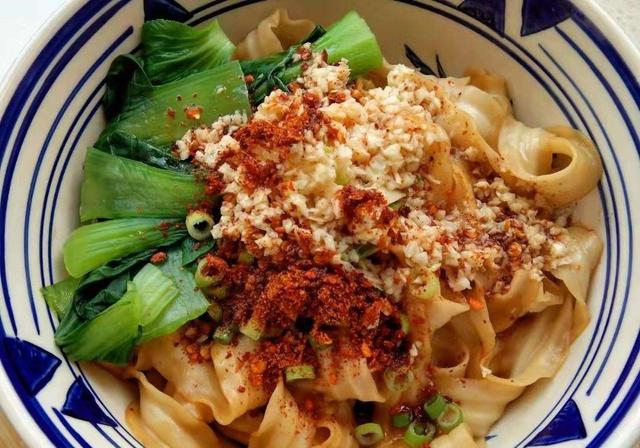 西安美食排行榜前十，西安美食排行榜前十名（陕西最具地方特色的10碗面）