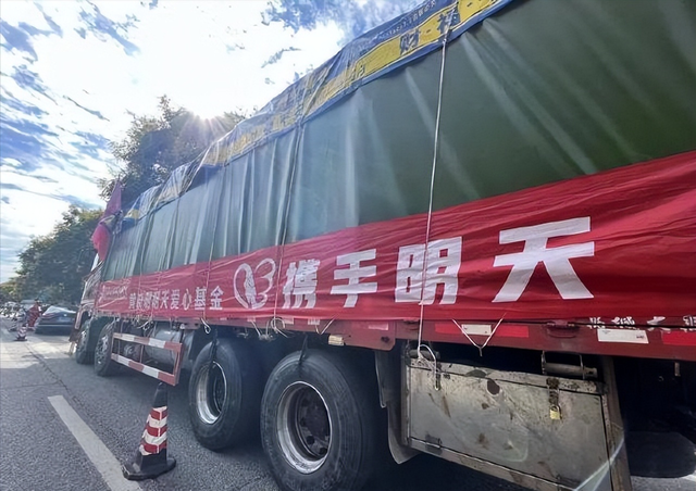 杨颖，杨颖cos嫦娥（杨颖的尴尬却越来越明显了图片）