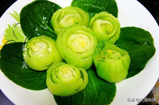 白灼小油菜最正宗的做法，白灼油菜窍门（春天女人多吃这菜）