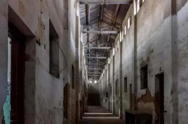 大江大河1949，龙应台的大江大河1949（我党代表去监狱请一70岁老人主持大局）