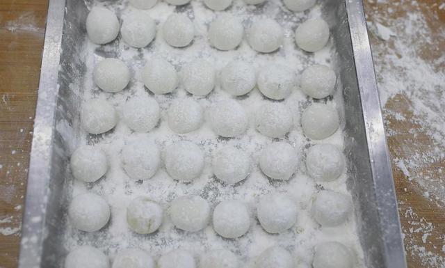 吃汤圆的寓意是什么意思，正月十五元宵节到底吃什么