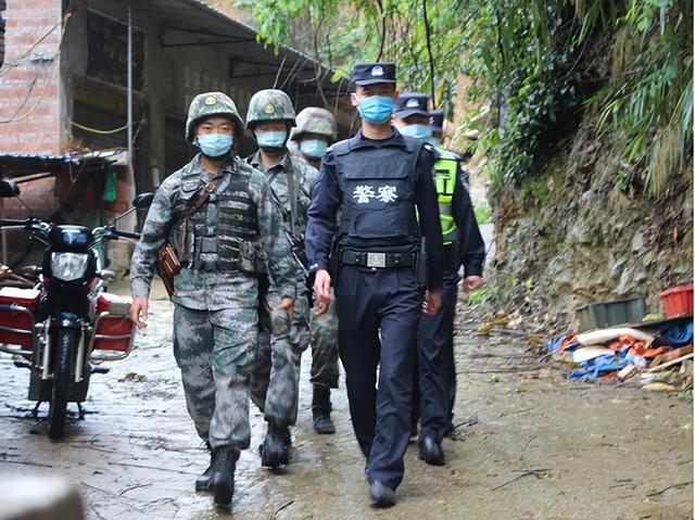 方腊活煮扈三娘，庞万春武力值（雾中蓝影行——穿梭于云海中的中越边境卫士）