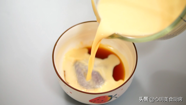 如何制作牛奶鸡蛋布丁，制作牛奶鸡蛋布丁的原理（教你在家自制焦糖布丁）