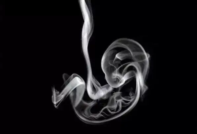 吸烟对胎儿的影响，孕妇吸烟对胎儿的影响有哪些（吸烟也会影响准妈妈生宝宝）