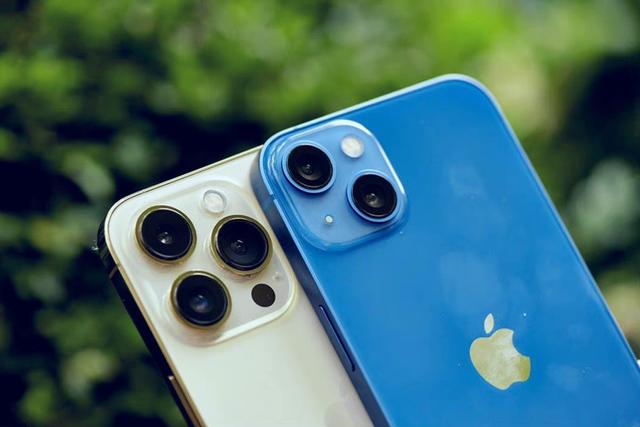 苹果手机和华为手机哪个好，华为手机和苹果相比哪个性价比高（华为和苹果有什么差距）