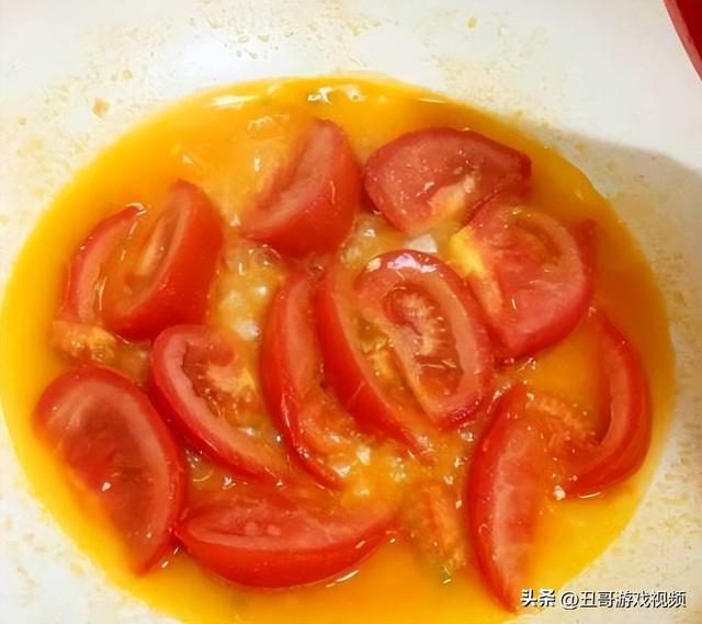 西红柿鸡蛋挂面，好吃的西红柿鸡蛋面（大人小孩都爱吃）