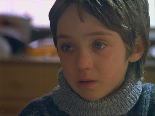 与神同在，与神同在歌曲歌词播放（爱是唯一的信仰——基耶斯洛夫斯基电影《十诫》图片）