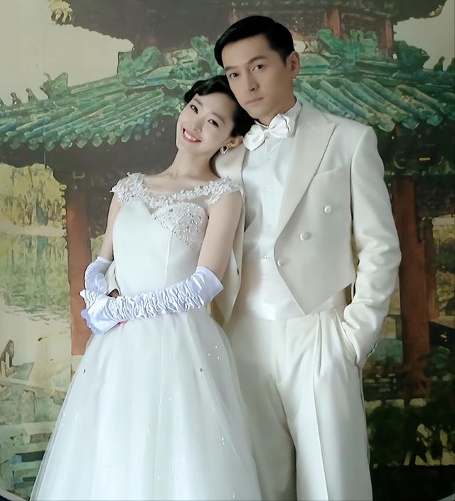 伪装者王天风是好是坏，《伪装者》王天风是什么身份（才懂王天风为何要吃“黑寡妇”于曼丽嘴里的糖）