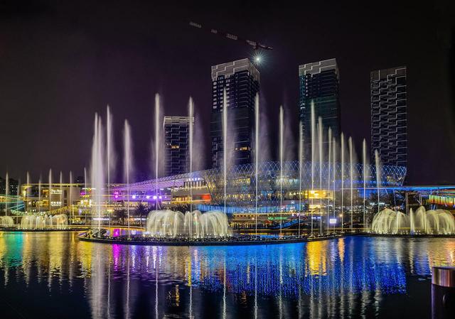 迪拜为什么那么有钱，为什么能从一片荒漠到世界最豪城市