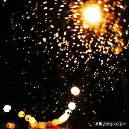 关于雨夜记忆散文，雨夜的散文随笔（一个富含诗意的雨夜）