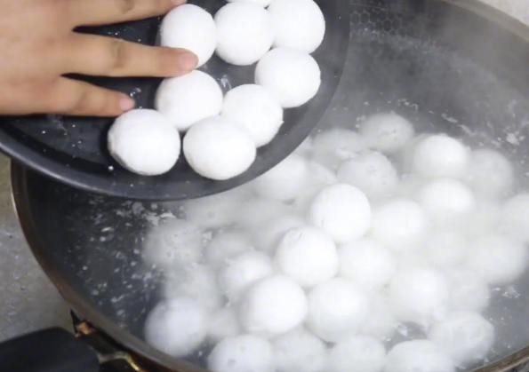 汤圆怎么煮好吃，怎么煮汤圆好吃（个个软糯香甜不开裂）