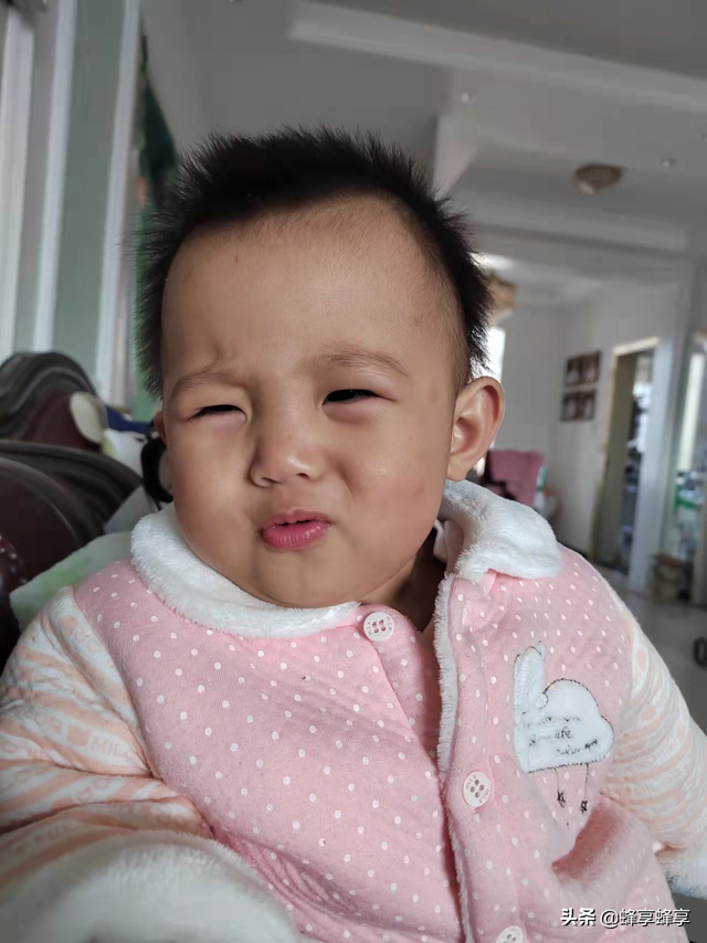 祝小朋友生日快乐，祝福小朋友生日快乐的句子（小萌娃的丰富表情好可爱）