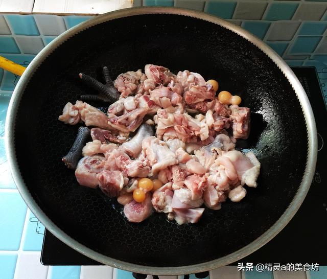 玉木耳怎么吃，木耳可以煮汤喝吗（这一道菜要多做给家人吃）