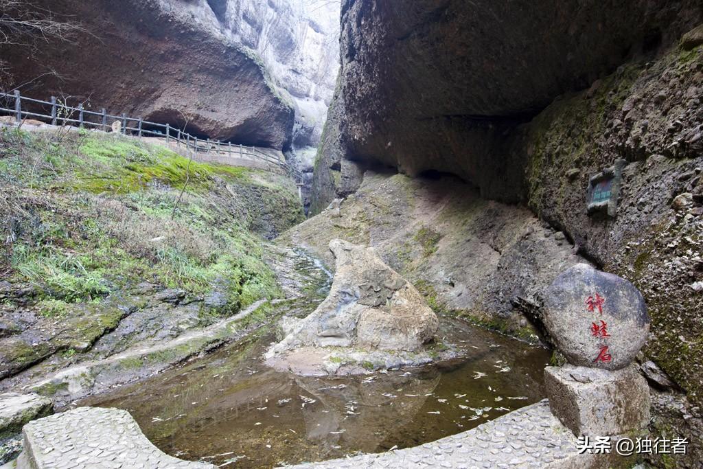 皖西大裂谷风景区，六安皖西大裂谷风情谷（罕见的山裂奇观）