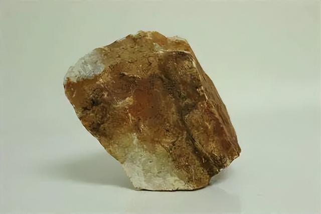 佘太翠原石手镯是什么意思,佘太翠是玉还是翡翠产自哪里(冒充和田玉