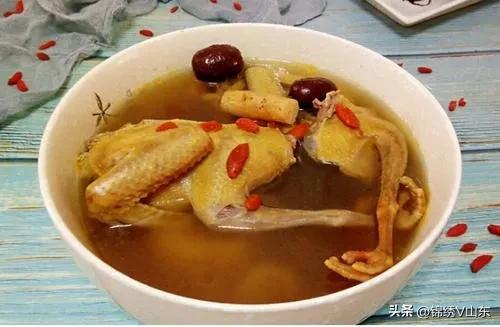 月子可以吃什么菜，坐月子吃什么菜好（家庭主妇最拿手的10道家常菜）