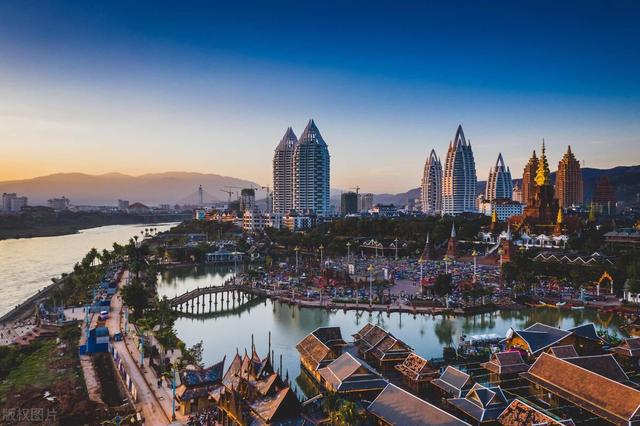 西双版纳必游景点攻略，西双版纳值得一游的10个精华景区