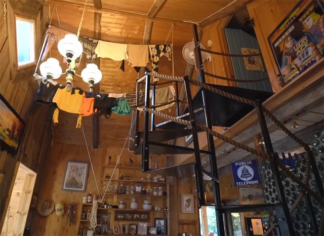 太阳能小屋设计，别墅低成本装修风格（夫妻俩买下田园小木屋）