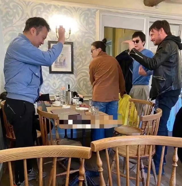 张哲轩个人资料简介，张哲轩生日晒私照官宣与马思纯恋情