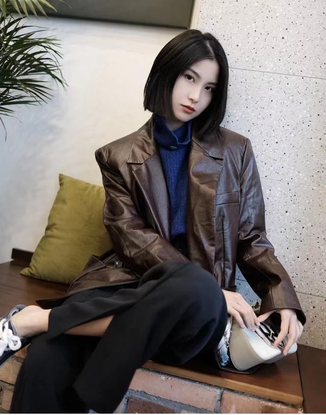 蓝色配什么颜色比较好看，天蓝色配什么颜色好看（蓝色搭配这6个颜色）