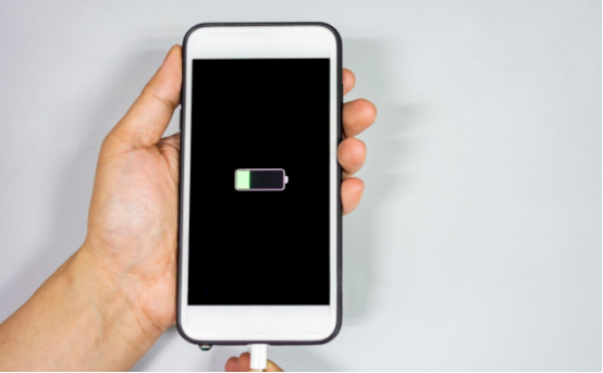 手机屏幕发黄是怎么回事，手机屏幕发黄颜色不正怎么办（手机寿命虽然没有固定年限）