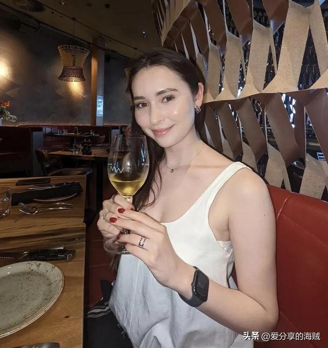 模特身高体重标准表女，女模特标准身材对照表（温柔优雅的知性小姐姐）